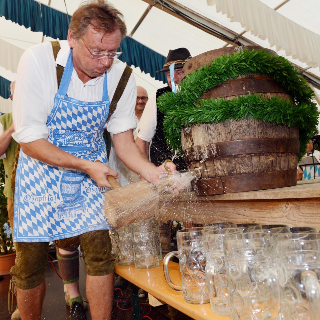 Auf geht's zum Neuburger Volksfest