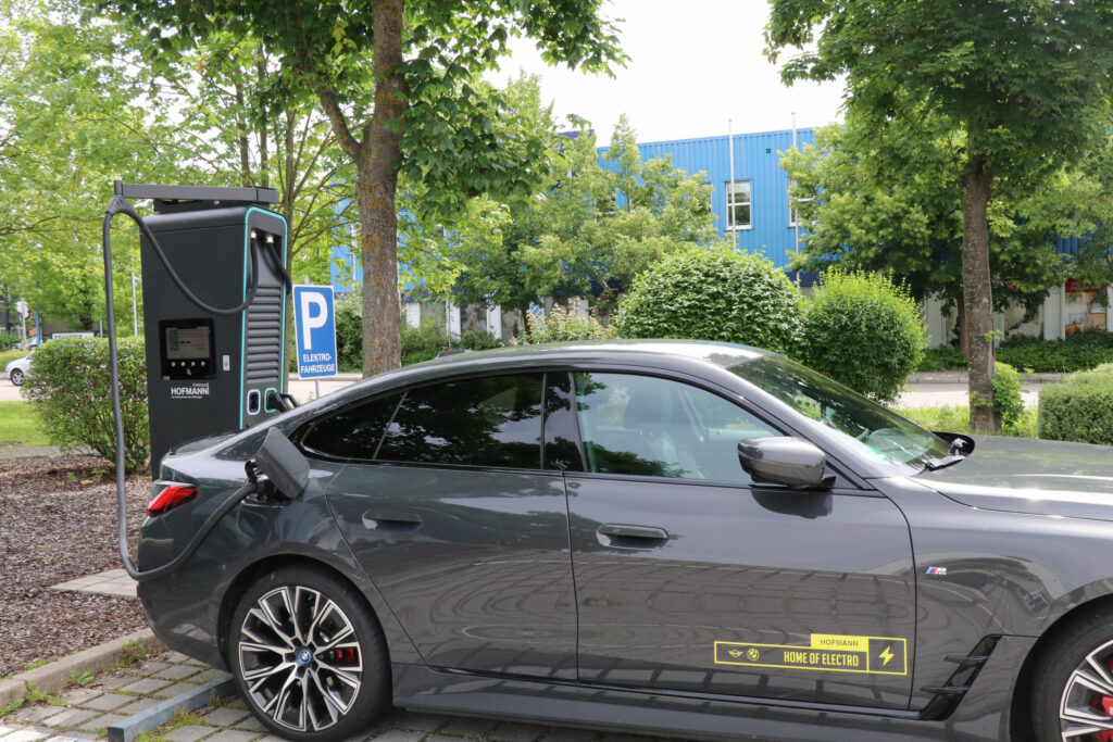 Ihr Weg zu nachhaltiger Mobilität beginnt mit uns - erleben Sie Elektroautos mit dem Autohaus Hofmann an Ihrer Seite