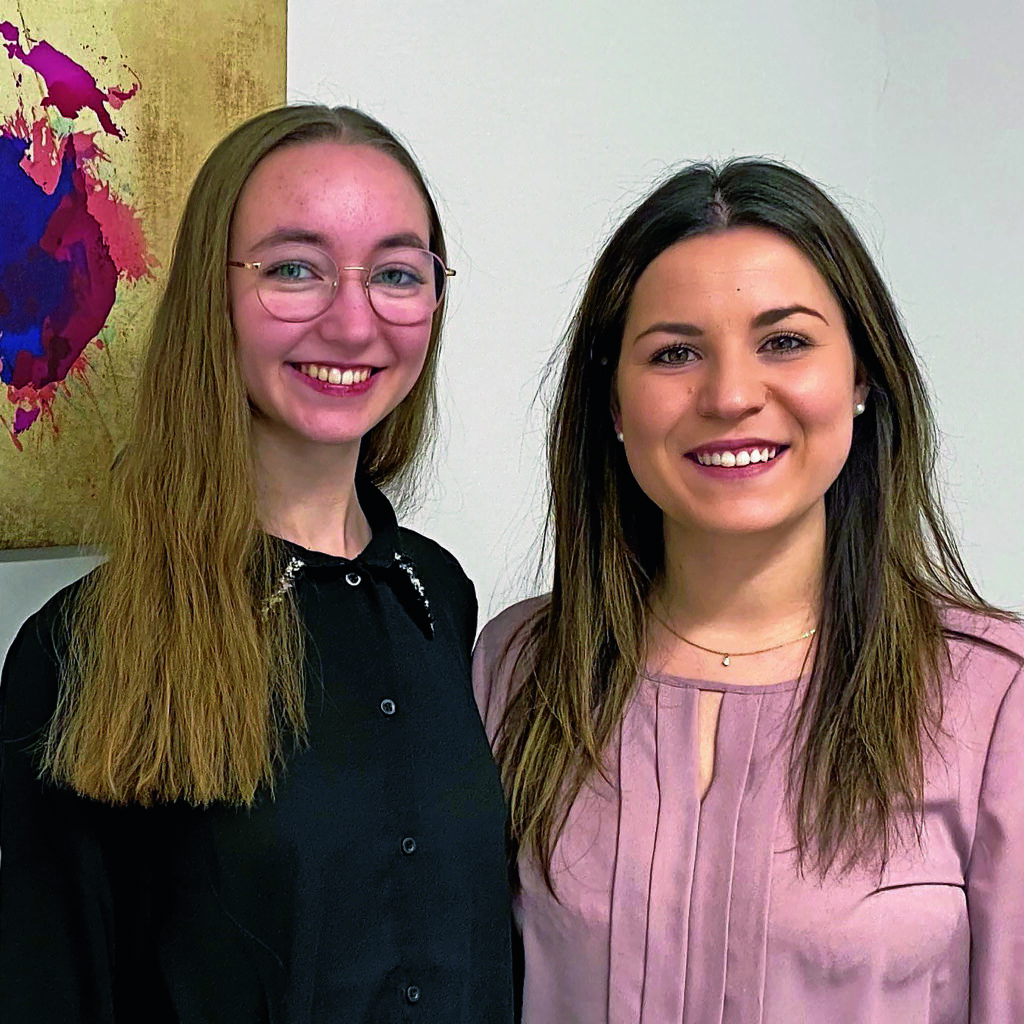Veronika Vollnhals, Auszubildende und Isabel Ungar, Ausbildungsleitung Sparkasse Neuburg-Rain