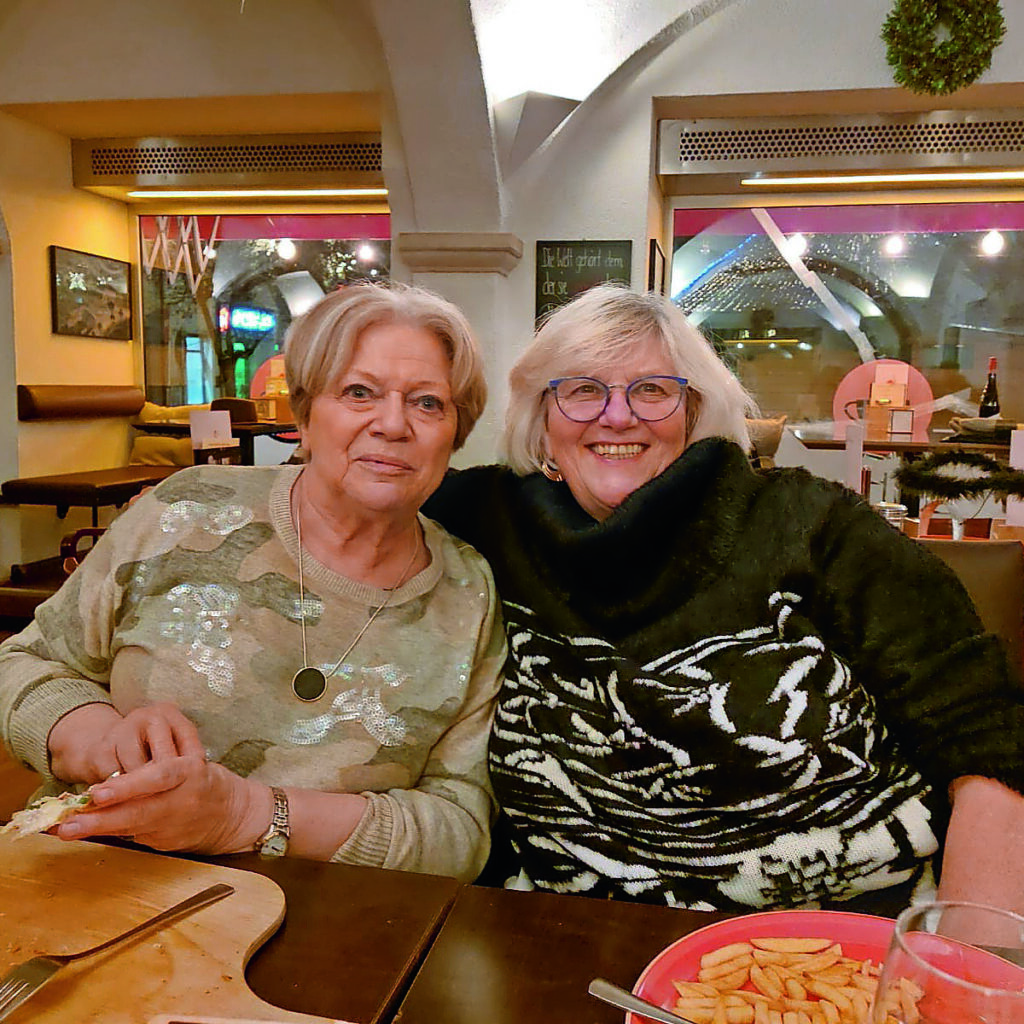 Die Neuburger Stadträtinnen Bettina Häring und Sissy Schafferhans