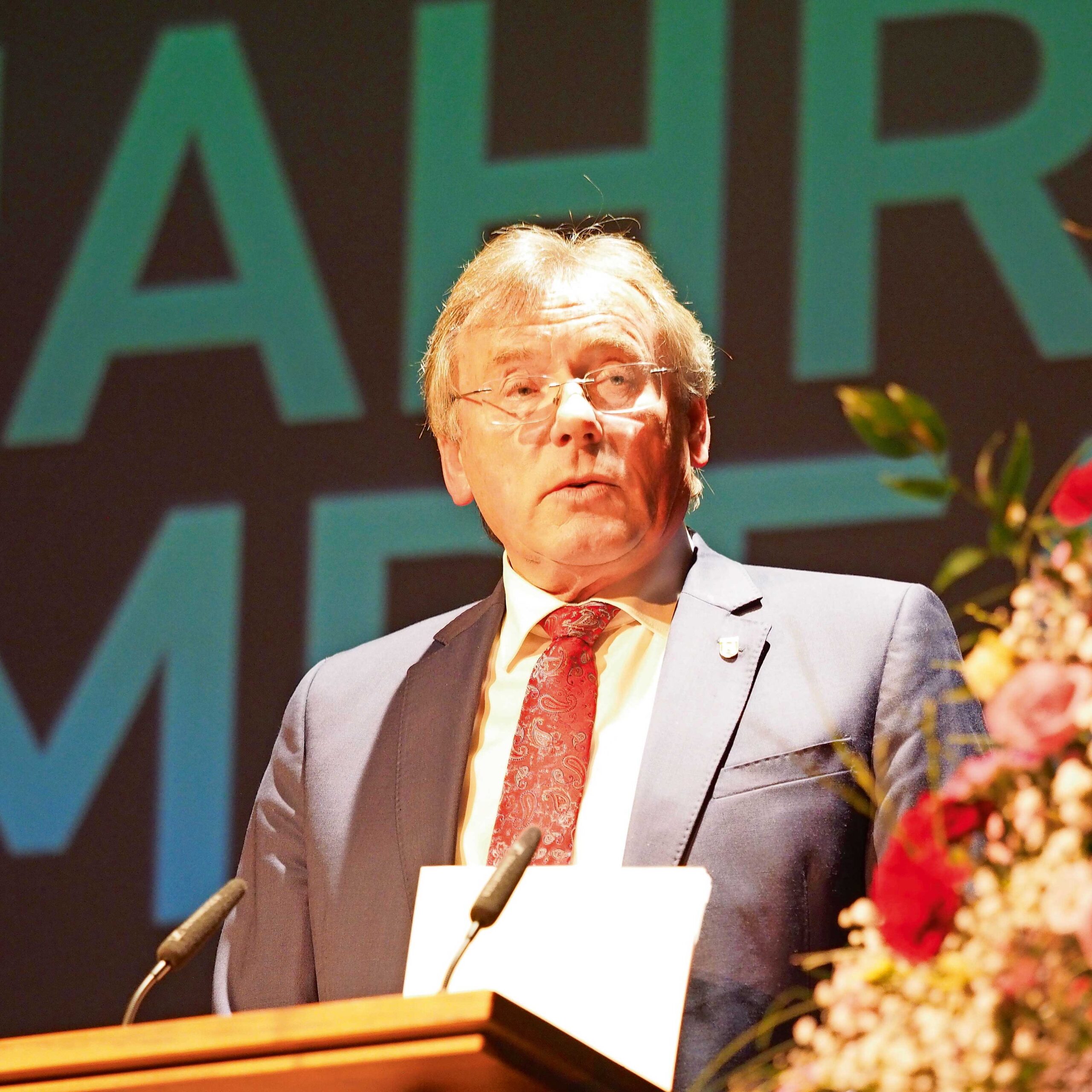 Neuburgs scheidender OB Dr. Bernhard Gmehling bei seiner Neujahrsrede 2026