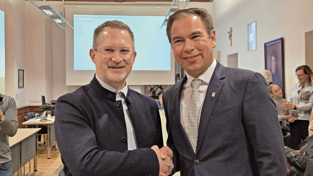 Handshake Gerhard Schoder und Matthias Enghuber