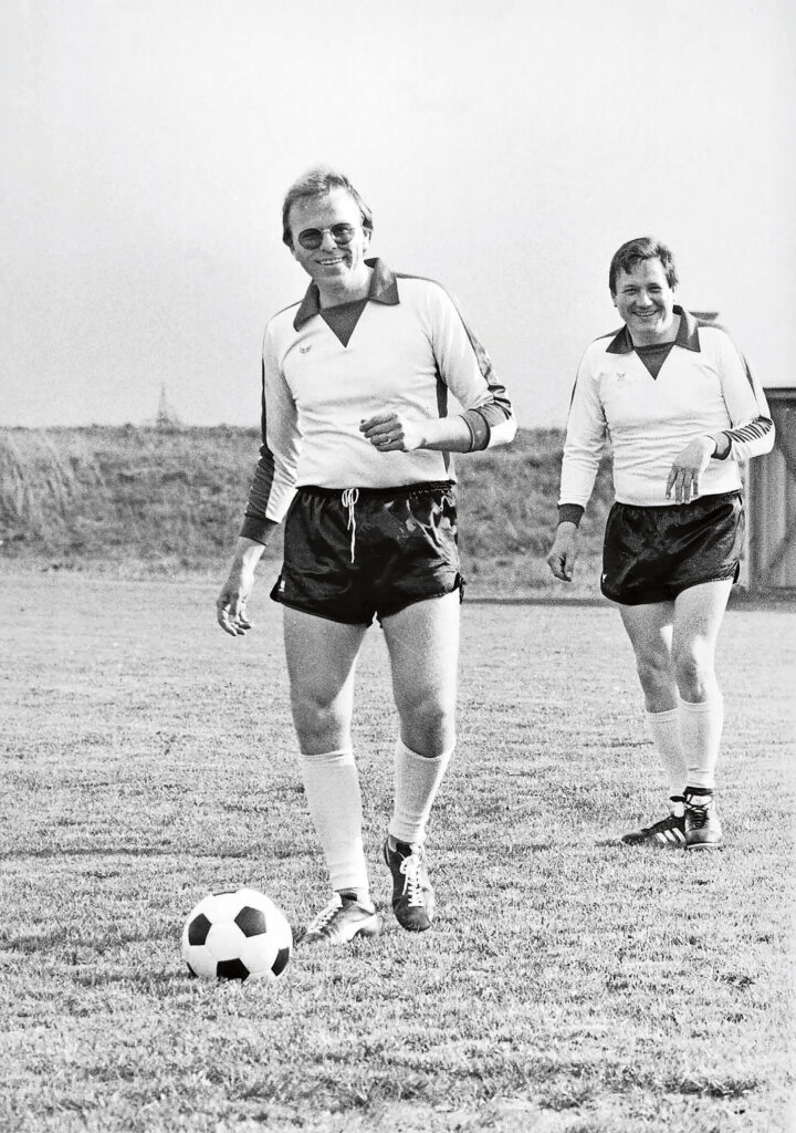 Hans Günter Huniar beim Fußball - auch hier Teamplayer und nah bei den Menschen