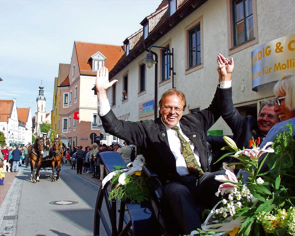 Hans Günter Huniar beim Volksfestumzug
